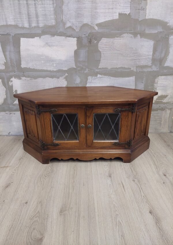 Angliška tv spintelė