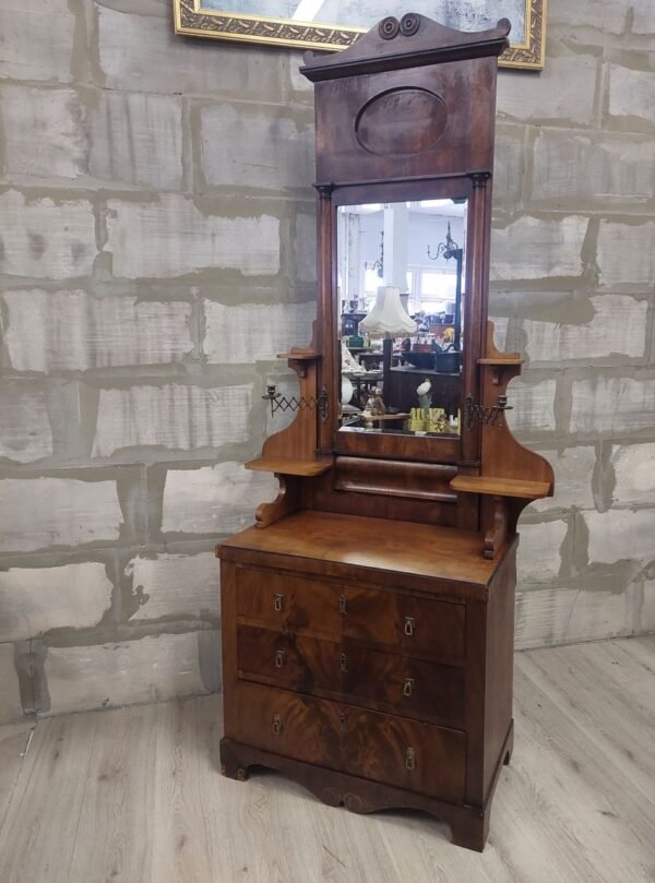 Prieškambario komoda su veidrodžiu