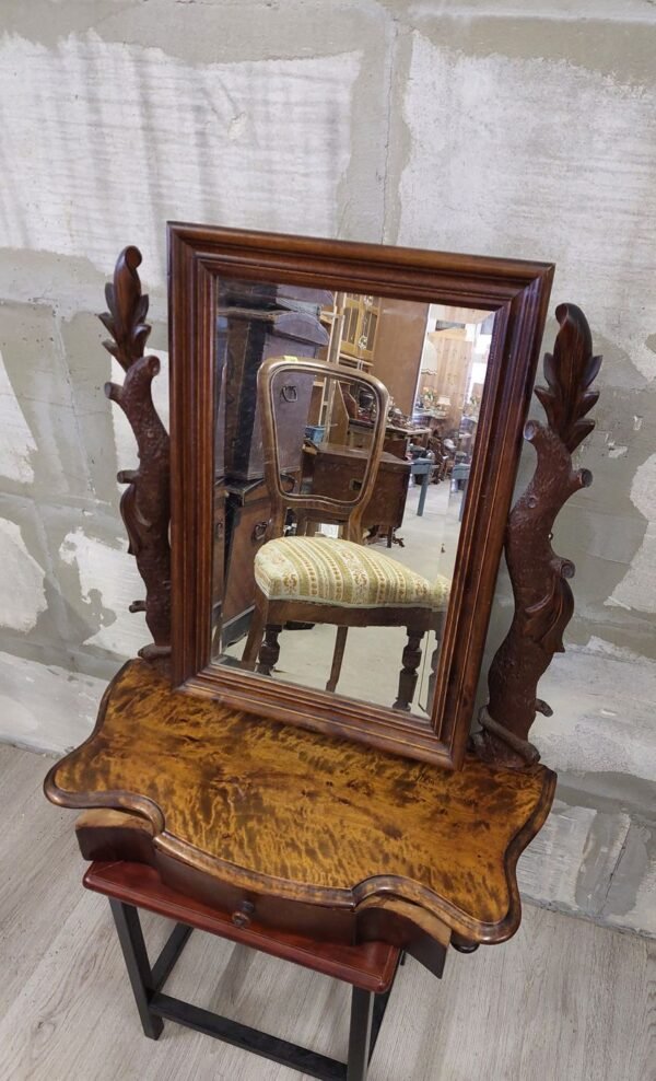 senovinis pakabinamas veidrodis su lentynėle...veidrodis lankstosi