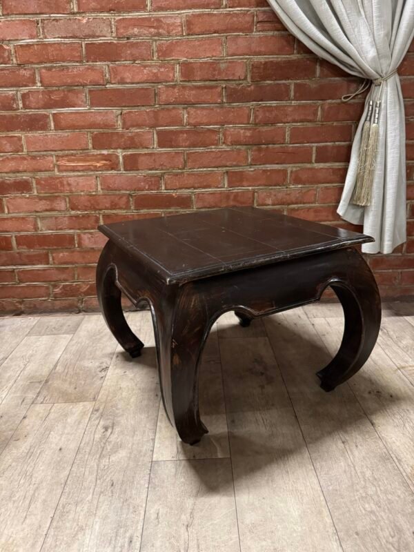 Bombay stiliaus svetainės staliukas dažytas juodai