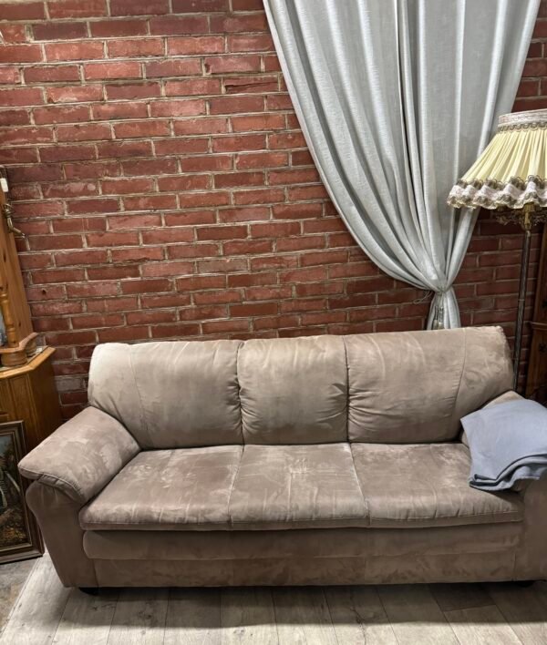 moderni kanapa veliūriniu gobelenu