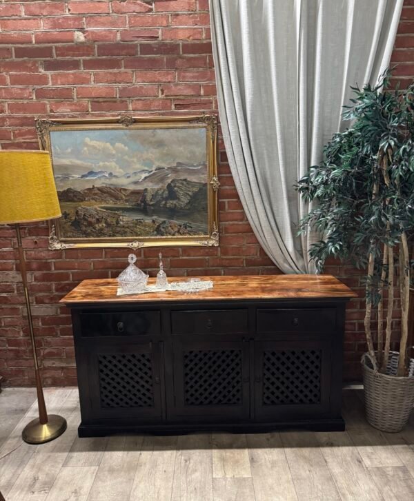 Bombay stiliaus medžio mąsyvo komoda