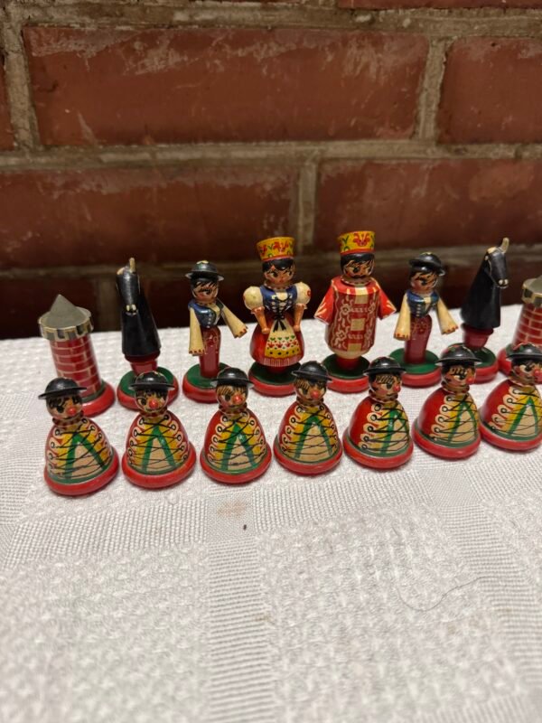 mediniai vintažiniai šachmatai,gamintojas vokietija