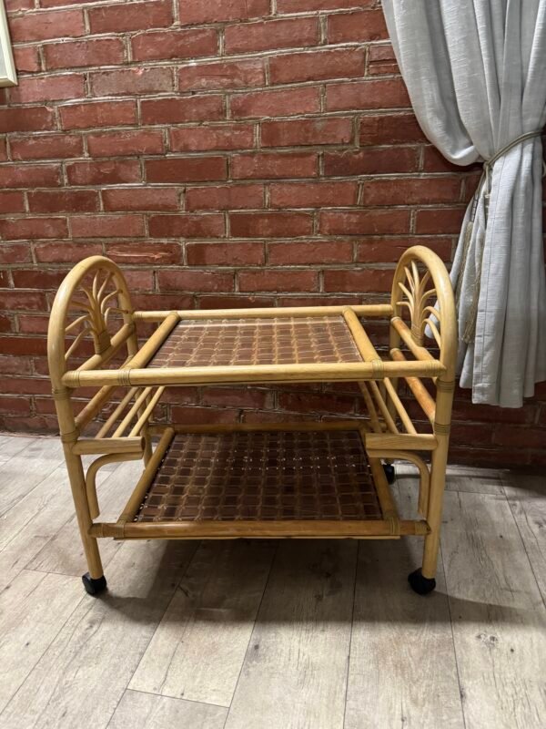 Terasos stliukas su ratukais