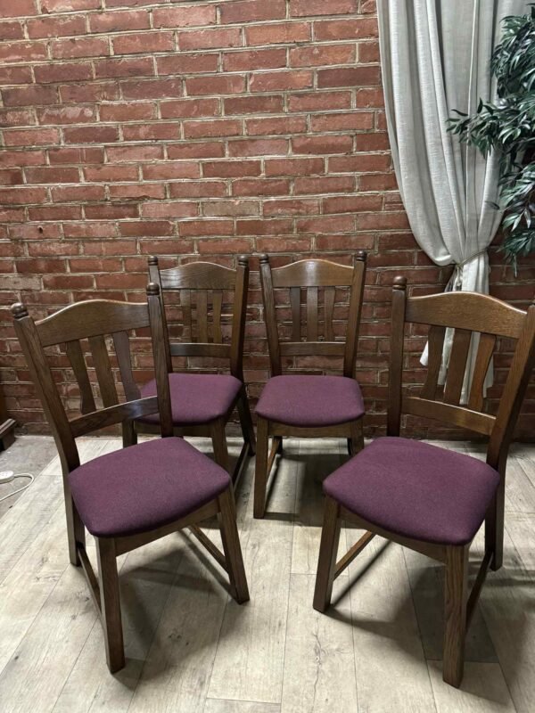 Ąžuolo masyvo kėdės medžiaginiu gobelenu