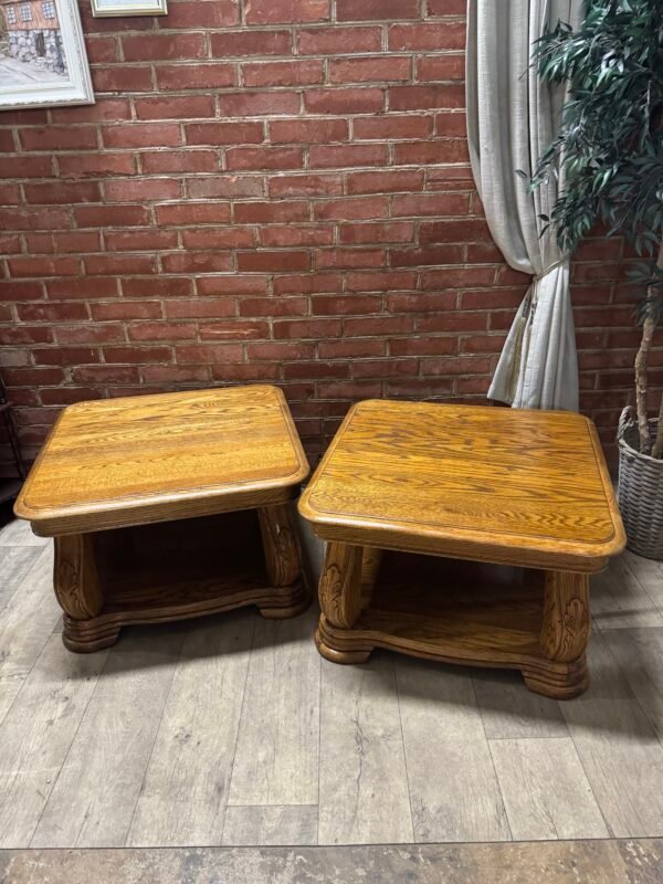 Ąžuolinis svetainės staliukas