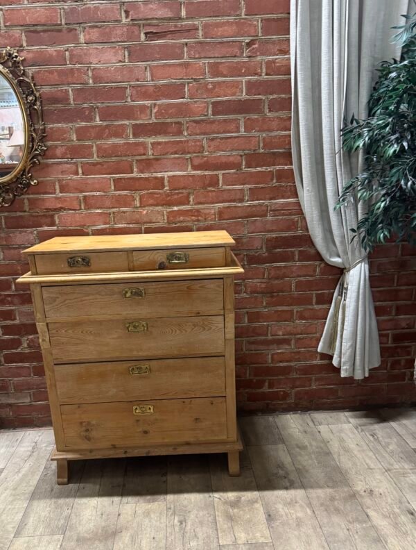 Senovinė medinė komoda