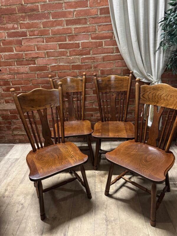 Ąžuolinės kėdės