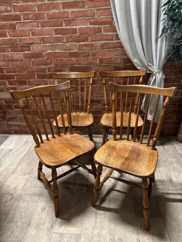 Ąžuolinės kėdės