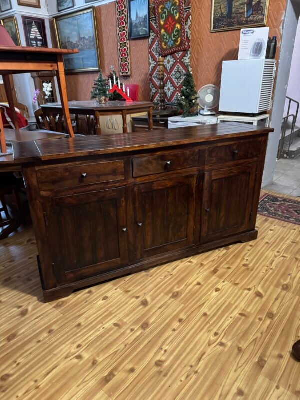 Bombay stiliaus medžio masyvo komoda