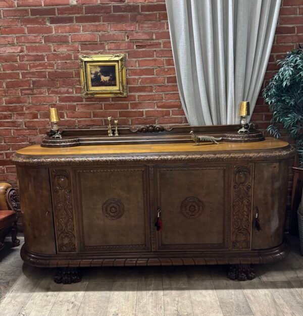 Autentiška antikvarinė komoda su giliais rankų darbo drožiniais