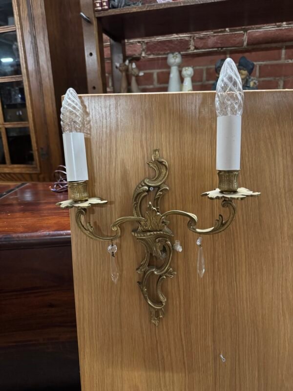 Sieninis šviestuvas varinė konstrukcija