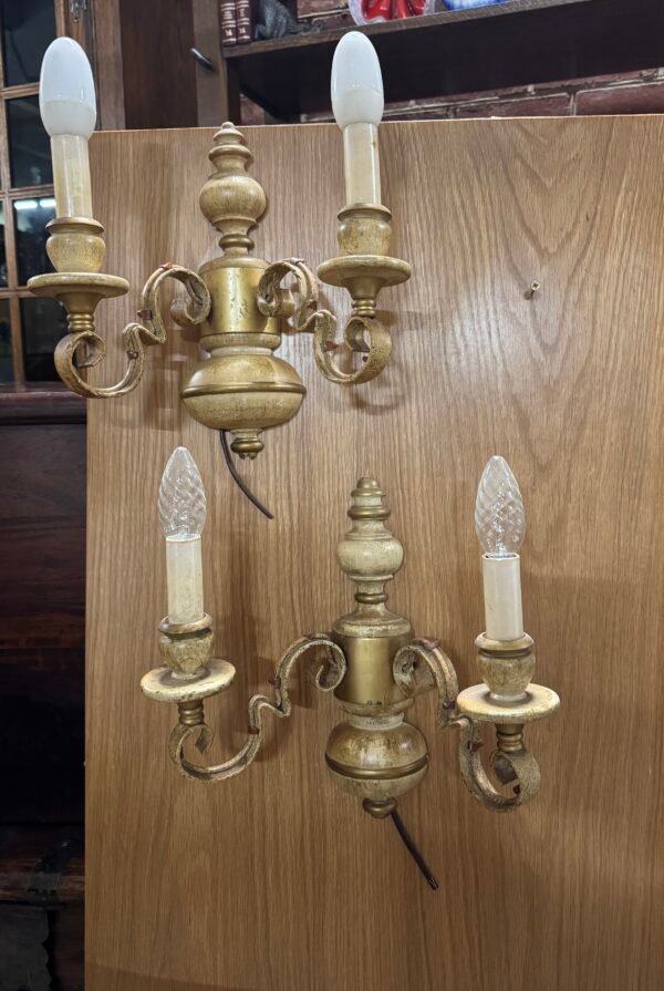 Sieniniai šviestuvai