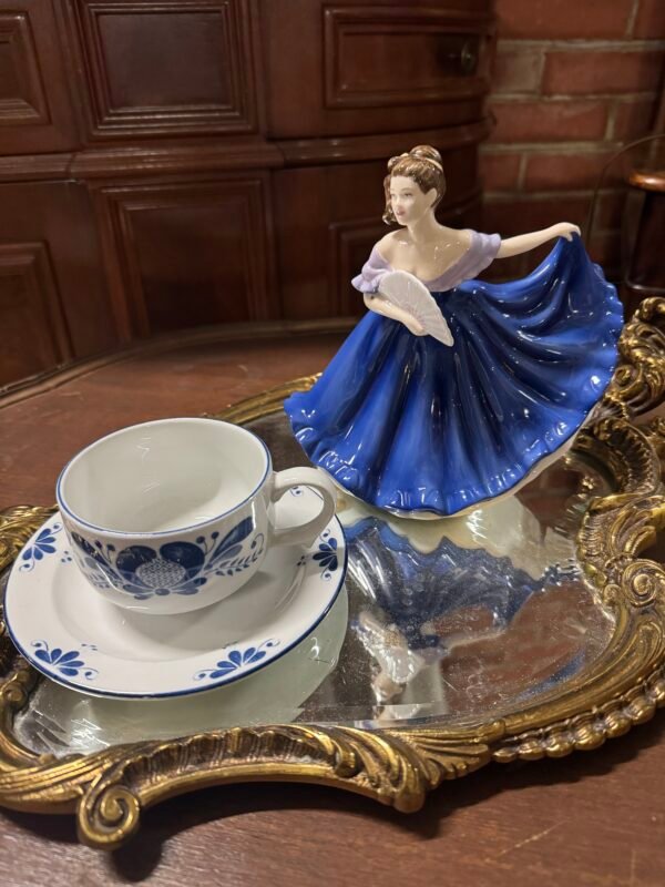 vardinė porceliano damutė