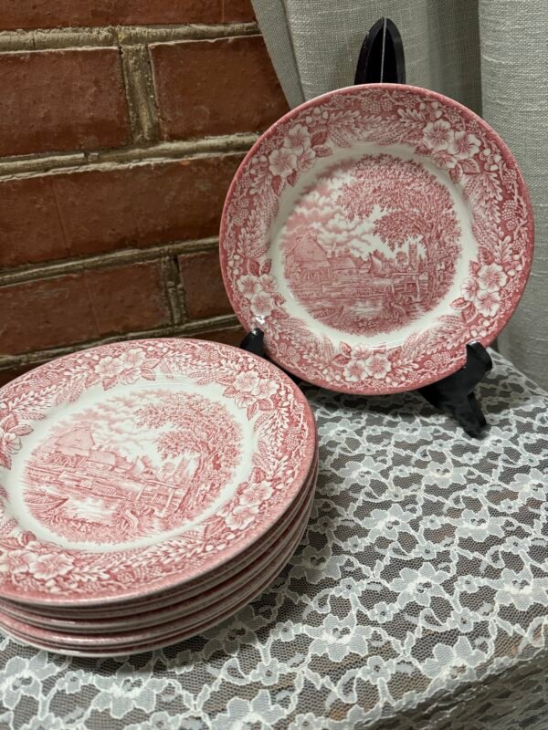 Porcelianinės rausvo dekoro lėkštės