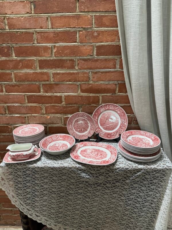 Anglų gamintojo porceliano pietų servizas raudonu dekoru