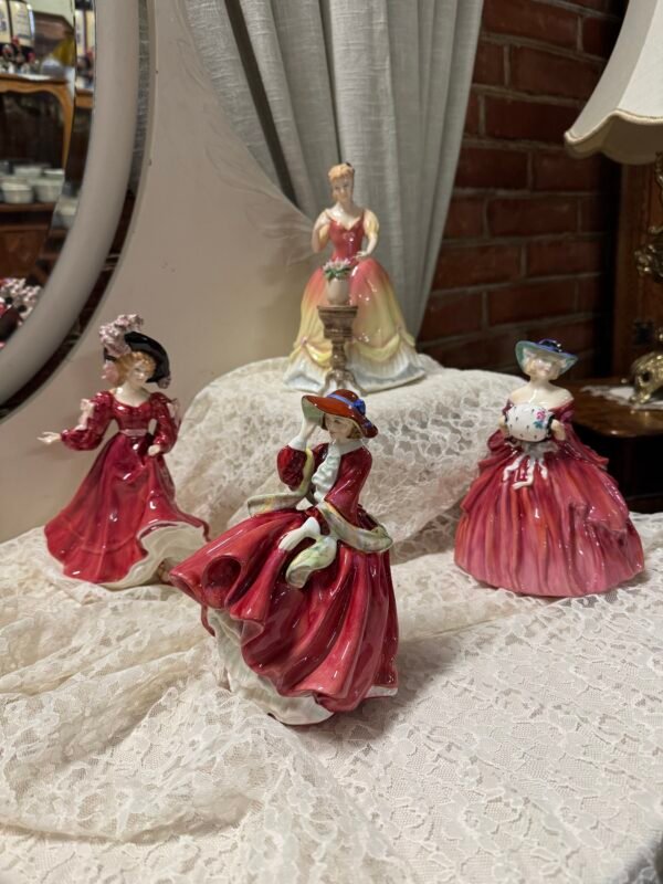 Kaulinio porceliano vardinės damutės