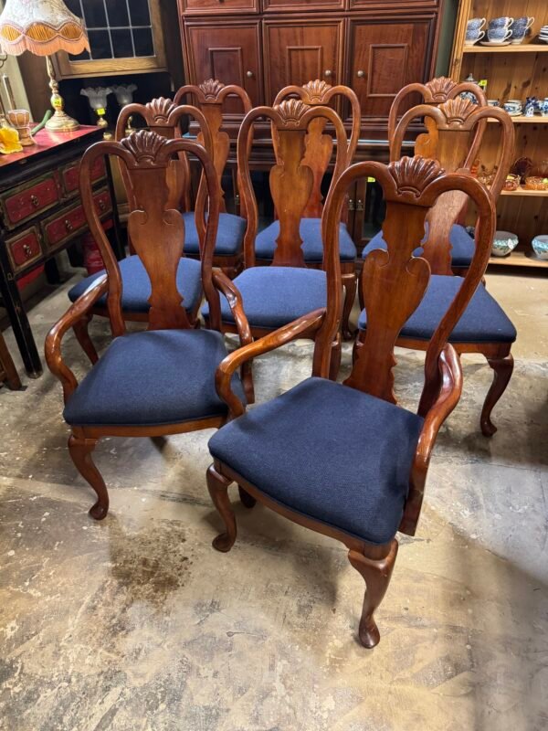 Tvirtos dailios kėdės vilnonio audinio ,mtamsiai mėlynos spalvos gobelenu kėdės