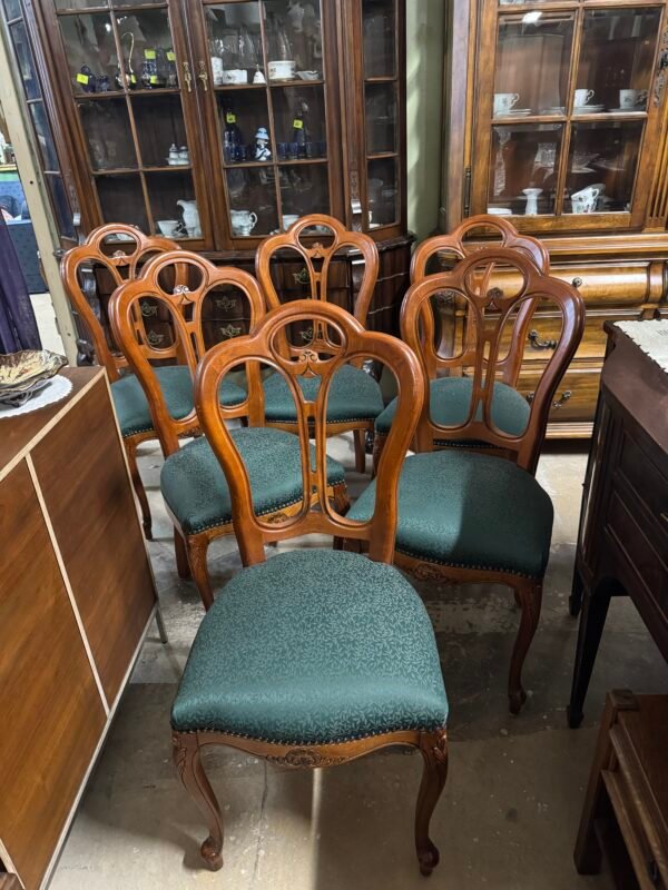 Itališko stiliaus kėdės žalsvos spalvos medžiaginiu gobelenu