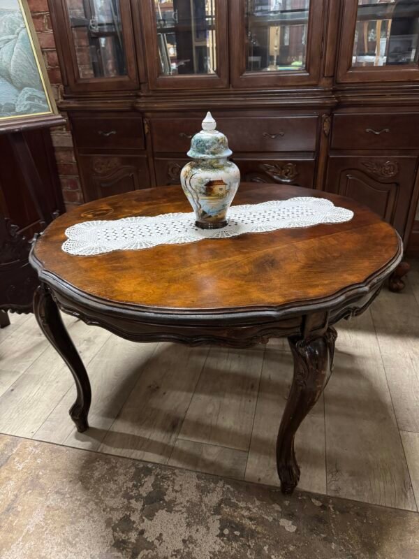 Itališkas apvalus  svetainės staliukas