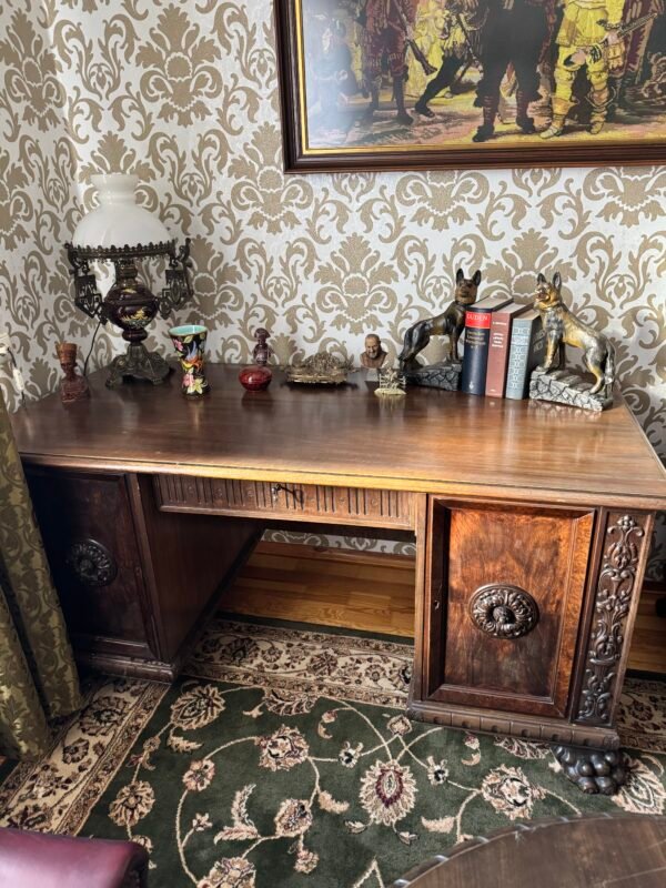 Antikvarinis rašomojo stalas