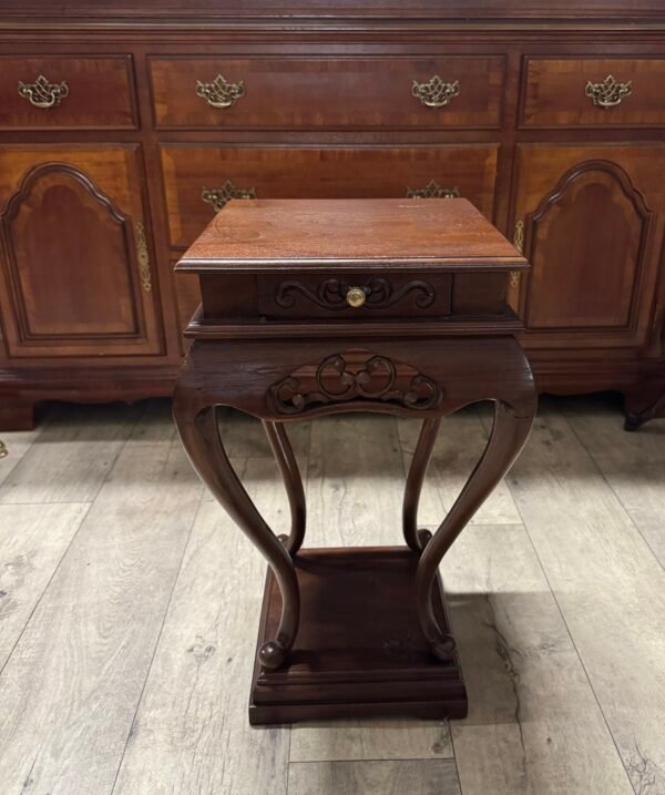 Medinis dailus kavos ,  gėlių staliukas